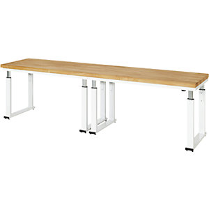 Arbeitstisch, elektrisch höhenverstellbar, Höhe 740 - 1140 mm, Buchenplatte massiv, BxT 3000 x 700 mm.