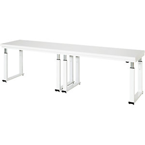 Arbeitstisch, elektrisch höhenverstellbar, Höhe 740 - 1140 mm, Hartlaminatplatte, BxT 3000 x 700 mm.